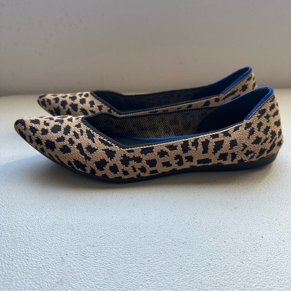 Rothy’s leopard print woman’s flats - Picture 2 of 5